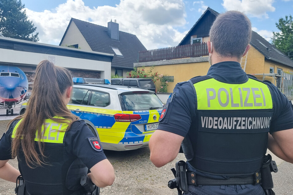 Bluttat in Niedersachsen: Zwei Tote in Wohnhaus gefunden