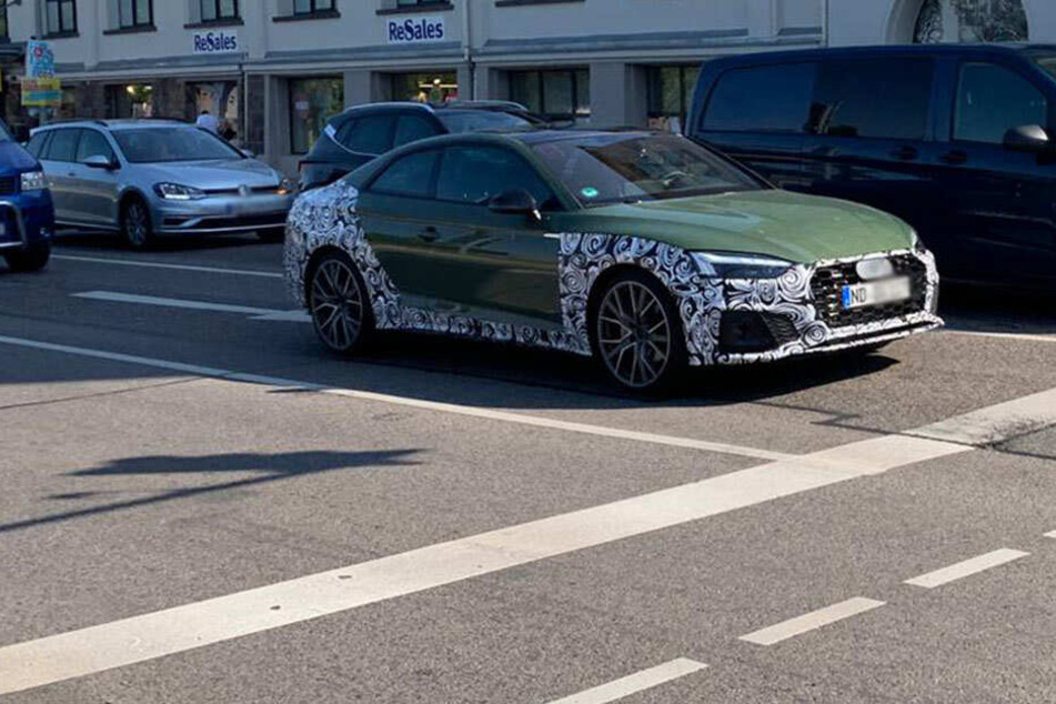 Der getarnte Wagen war am Nachmittag auf der Hartmannstraße stadtauswärts unterwegs.