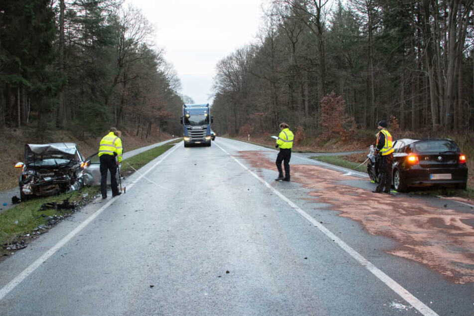 Die Bundesstraße musste während des Einsatzes gesperrt werden.