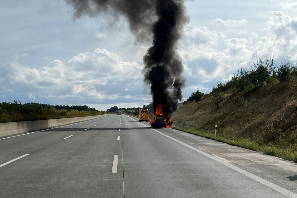 Der Audi TT stand am Sonntag auf der A9 in Thüringen in Flammen.