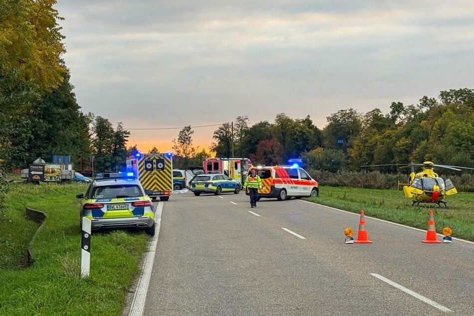Die Einsatzkräfte waren im Großaufgebot vor Ort. Auch ein Rettungshelikopter kam zum Einsatz.
