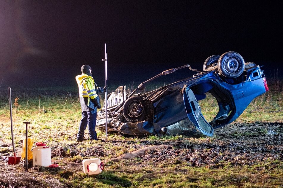 Der Dacia wurde beim Crash völlig zerstört.