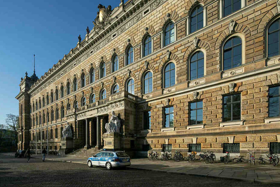 Betrug und Diebstahl: Die Staatsanwaltschaft Dresden hat Anklage gegen einen 34-Jährigen erhoben.