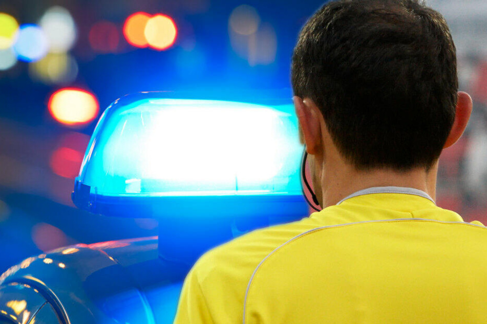 Als sich die alarmierte Polizei näherte, seien die Verdächtigen geflohen.(Bildmontage)