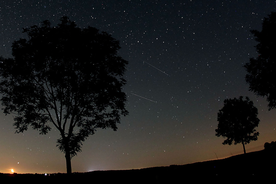 Der Höhepunkt des Meteoritenstroms wird den Sternfreunden zufolge in den Nächten zum 12. und 13. August erwartet.