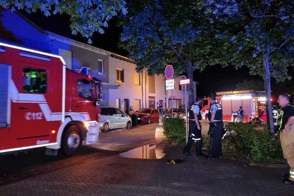 Ein Blitzeinschlag hat in Mannheim zu einem größeren Feuerwehreinsatz geführt.