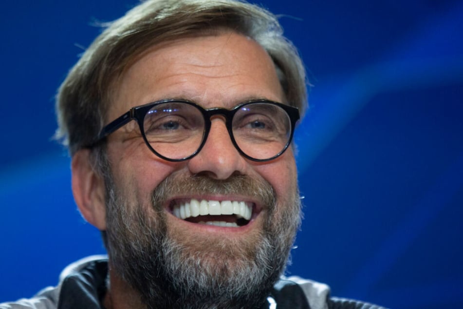 Jürgen Klopp (22) hat angesichts der Überlegenheit des FC Liverpool gut Lachen.
