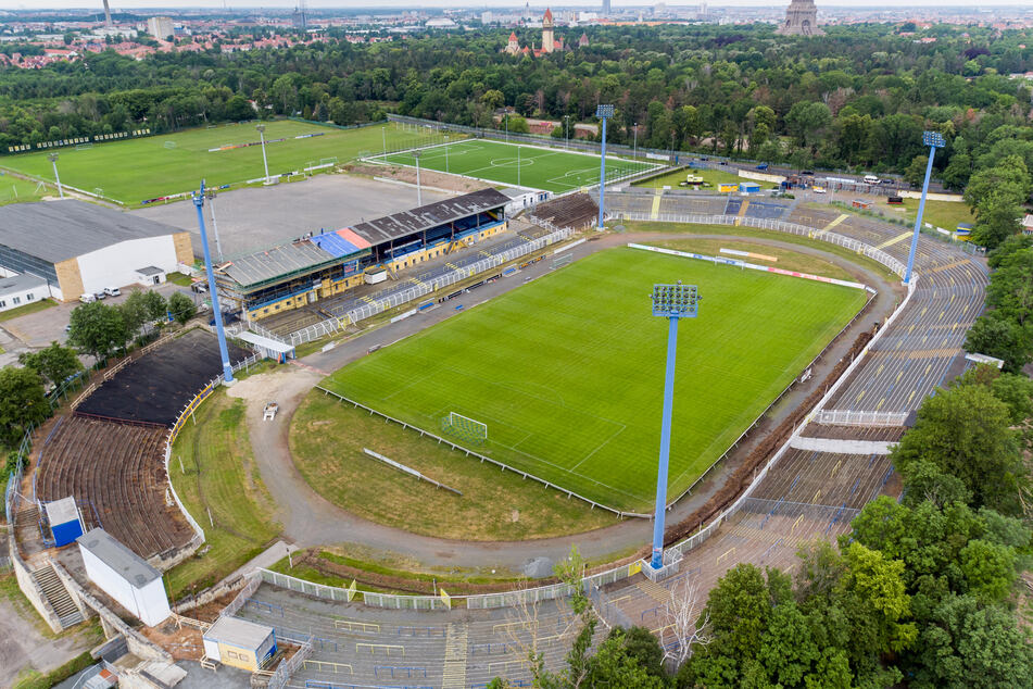 Das Bruno-Plache-Stadion, Spielstätte des 1. FC Lokomotive Leipzig. Die Regionalliga Nordost startet dieses Wochenende in die neue Saison.