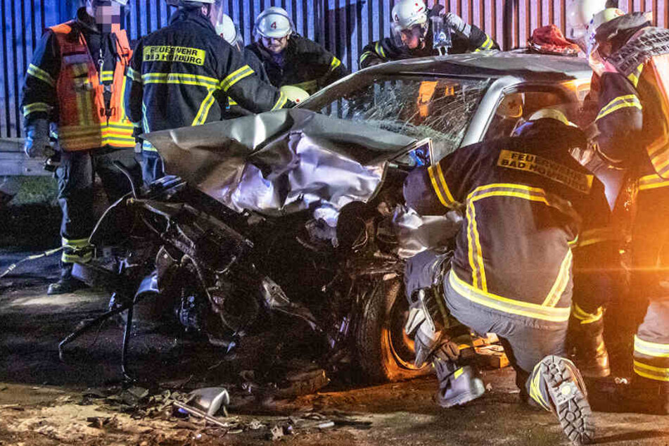 Zahlreiche Einsatzkräfte der Feuerwehr waren vor Ort.