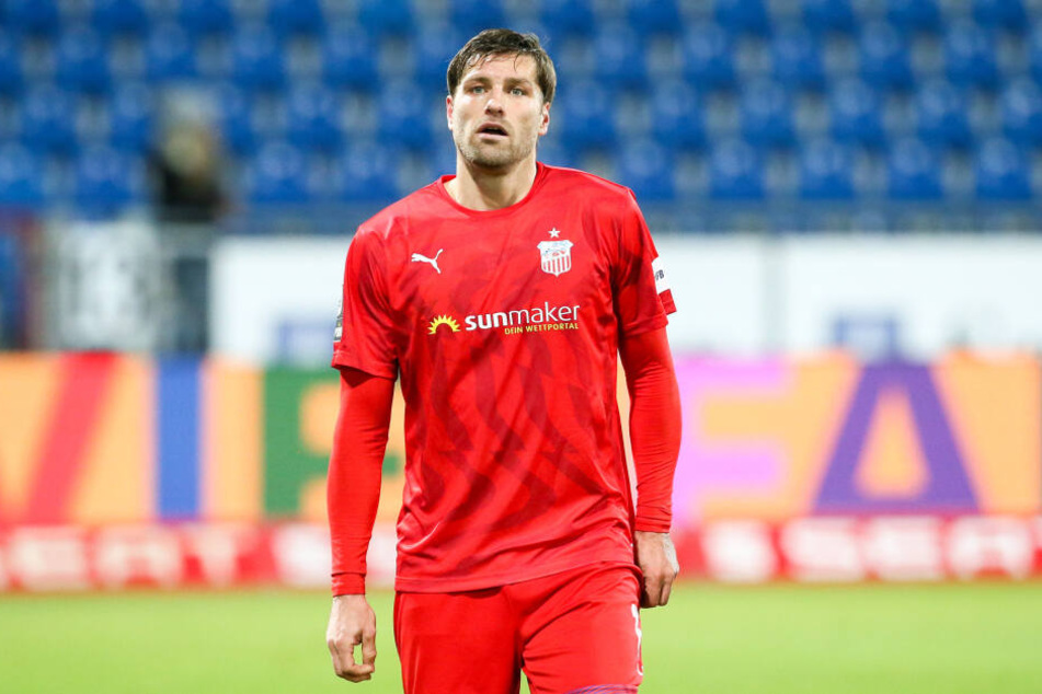 Ronny König muss am Samstag tatenlos zuschauen - der Sturmtank sitzt seine Sperre wegen der 5. Gelben Karte ab.
