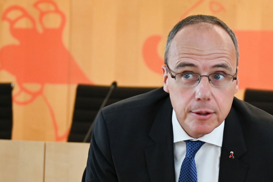 Innenminister Peter Beuth meldete sich im Innenausschuss des Landtags zu Wort (Symbolfoto).