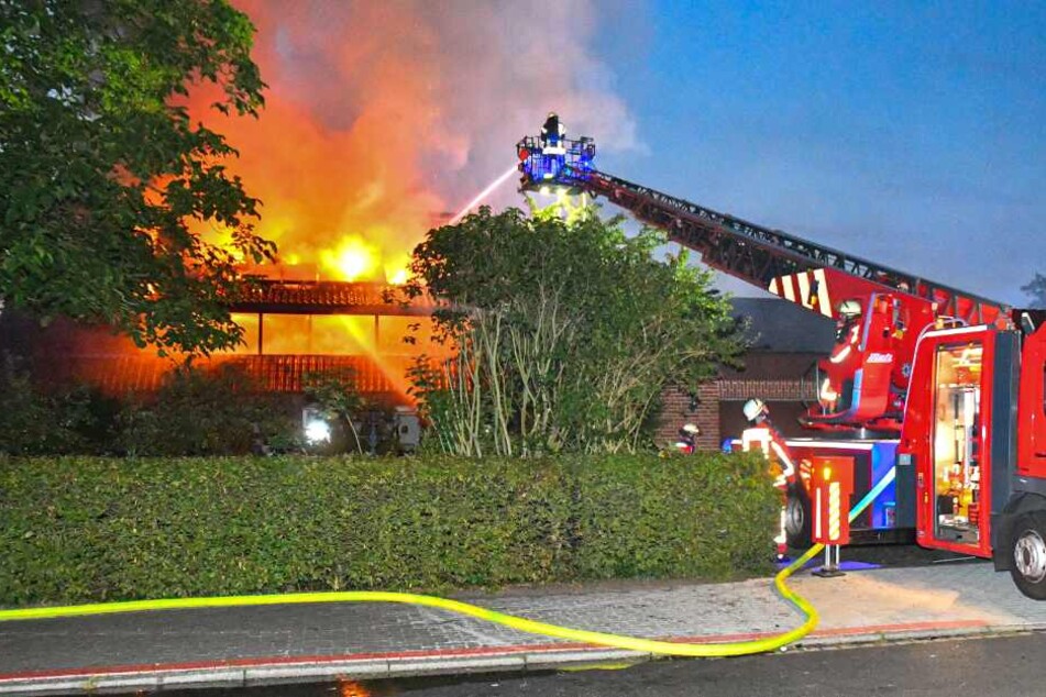 Das Einfamilienhaus brannte lichterloh.