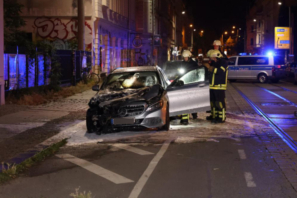In Leipzig brannten in der Nacht zu Dienstag zwei Autos.