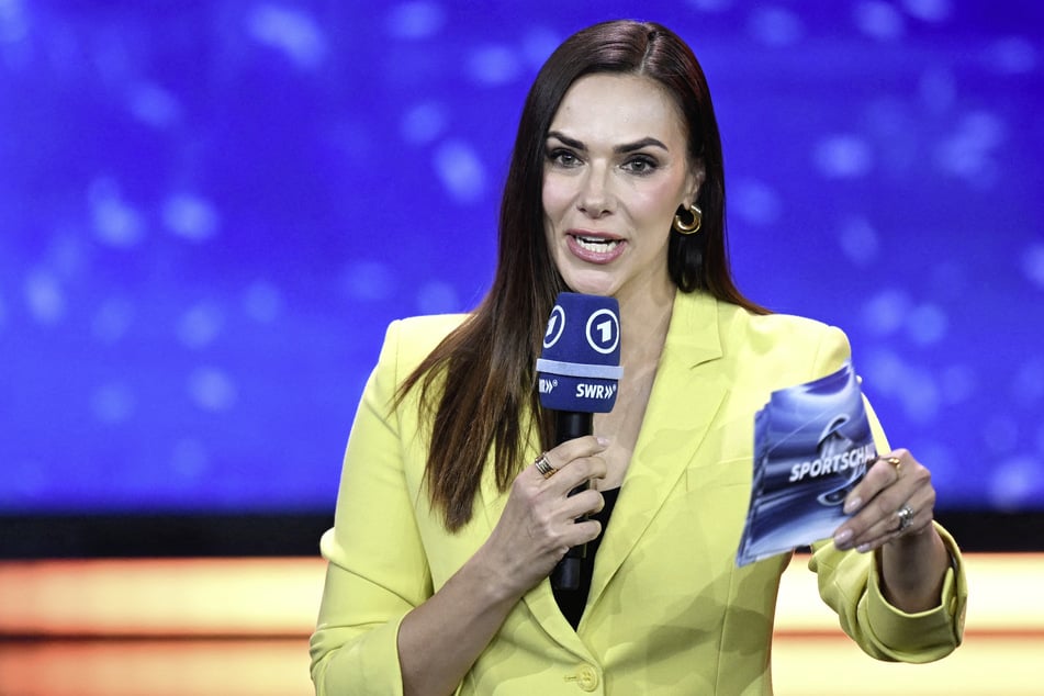 An der Seite von Simonetti führt Esther Sedlaczek durch das Programm.