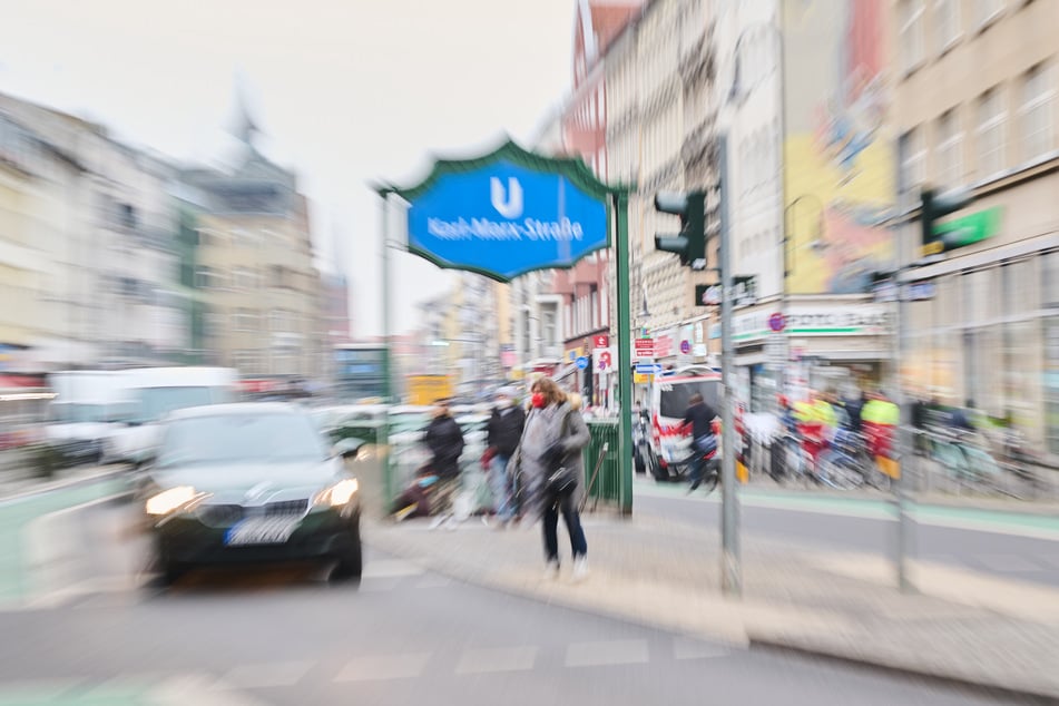An der Karl-Marx-Straße in Neukölln wurde am Mittwoch ein Mann (60) angefahren. (Archivbild)