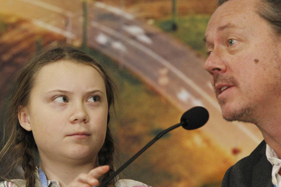 Greta Thunberg nahm an einer Pressekonferenz beim Weltklimagipfel mit ihrem Vater Svante Thunberg teil.