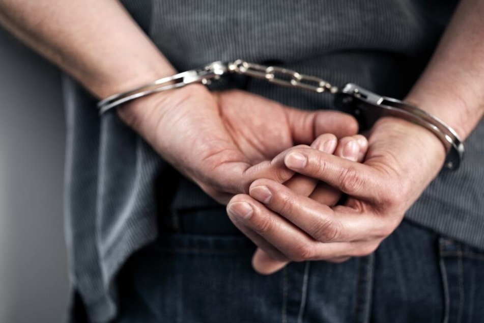 Der Sexualstraftäter ist vor einem Monat in seiner Wohnung festgenommen worden. (Symbolbild)
