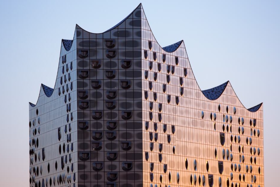 Der Opernstar aus Spanien tritt in der Elbphilharmonie auf.