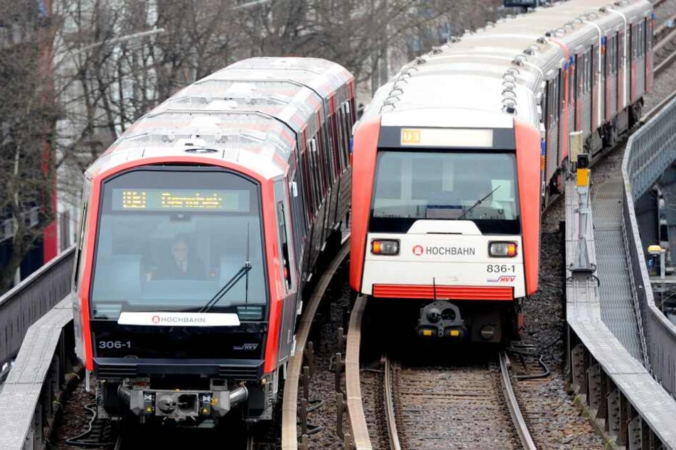 Zwei Bahnwagen der Linie U3 begegnen sich: Aktuell ist die Strecke zwischen Schlump und Kellinghusenstraße gesperrt.