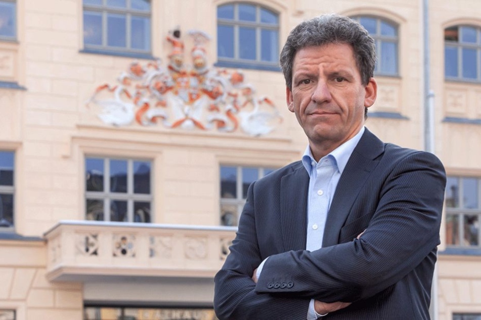 Rathaus-Sprecher Matthias Merz (47) gibt den Kampf um die Wiederbelebung der drei Kaufhäuser noch nicht verloren.