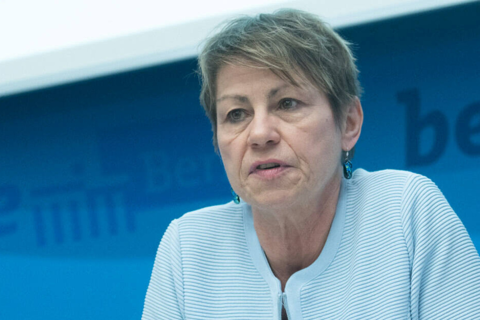 Berlins Sozialsenatorin Elke Breitenbach bei einem Pressegespräch.