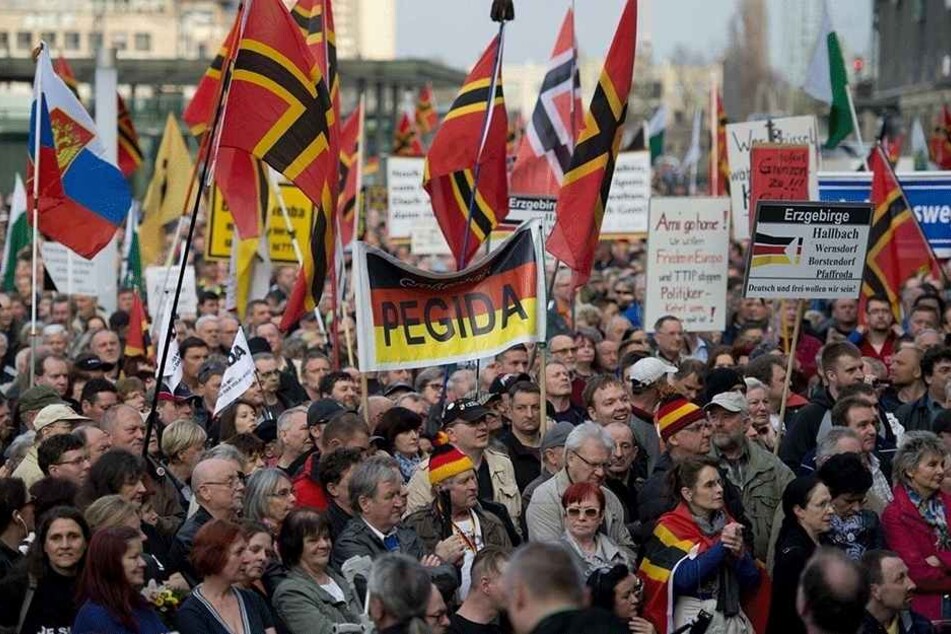Noch immer läuft PEGIDA durch Dresden. Nationalistisches, ausländerfeindliches Denken ist weit verbreitet.