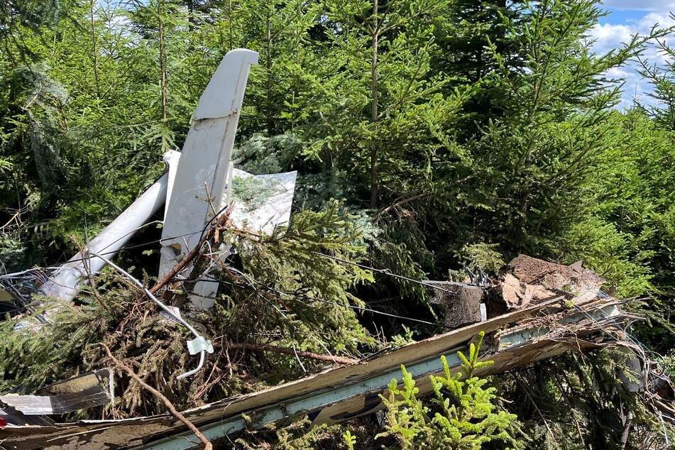 Ein einziges Trümmerfeld: Der Pilot der Maschine überlebte den Absturz nicht.