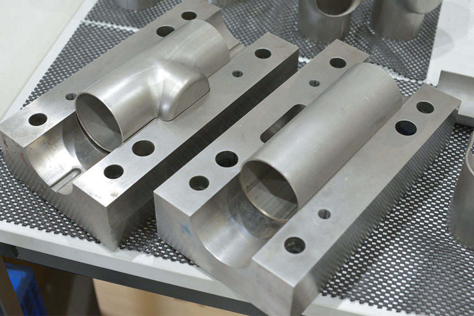 Innenhochdruckpresserzeugnisse aus dem ICM - Institut Chemnitzer Maschinen- und Anlagenbau.