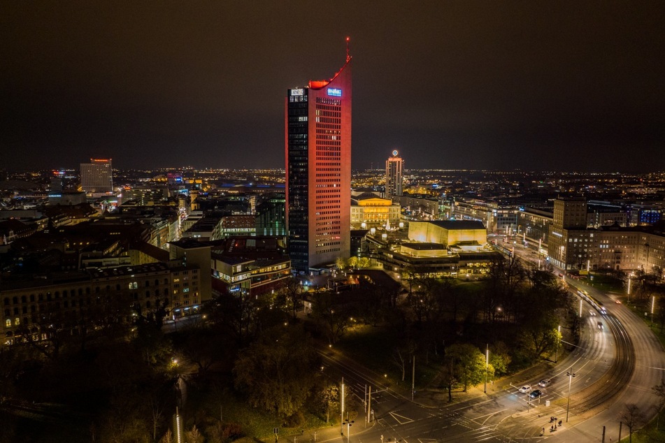 In Leipzig beteiligten sich am Donnerstag insgesamt 24 Einrichtungen an der Leucht-Aktion.