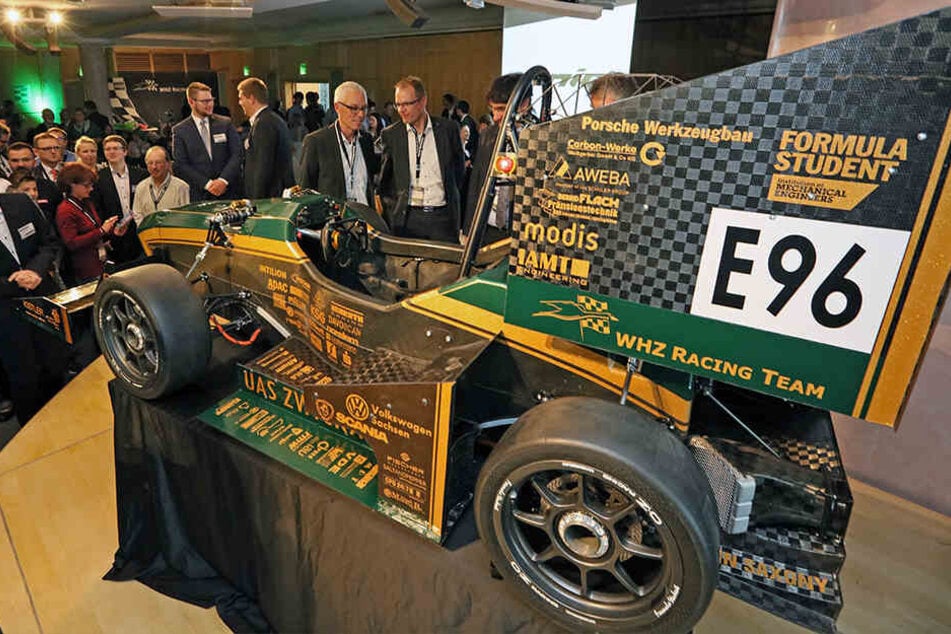 Im englischen Silverstone zeigt WHZ-Flitzer "ernie" erstmals, was er drauf hat.
