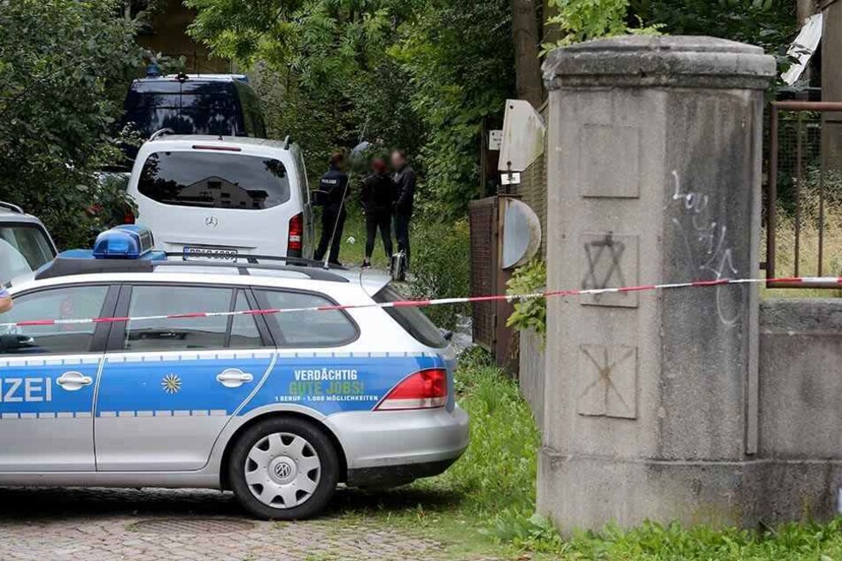 Die Polizeieinsatz nach dem Leichenfund an der Zwickauer Straße.