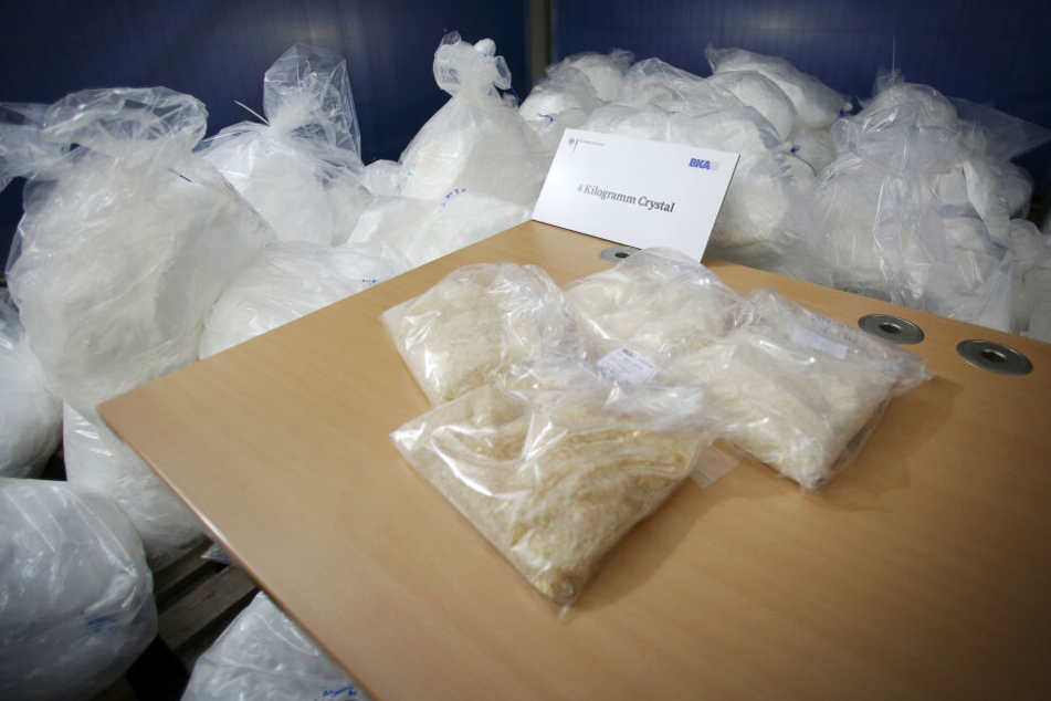 Kiloweise Crystal soll das Trio nach Deutschland geschafft haben. (Symbolbild)