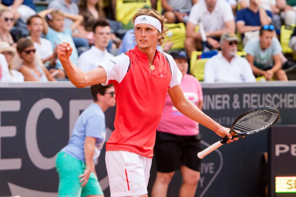 Alexander Zverev jubelt nach seinem Sieg.