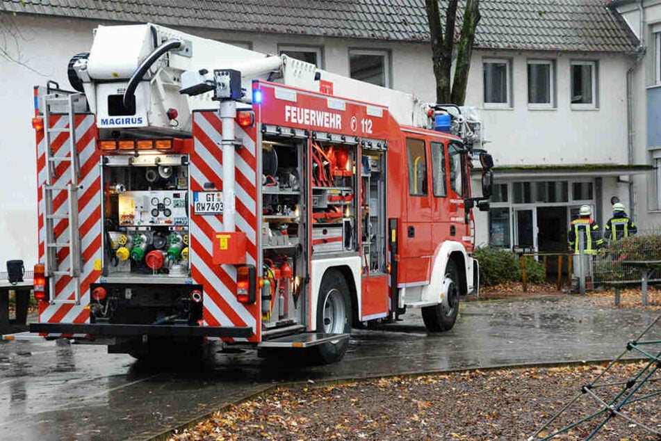 Beim Eintreffen der Feuerwehr waren bereits alle Schüler aus dem Gebäude evakuiert.