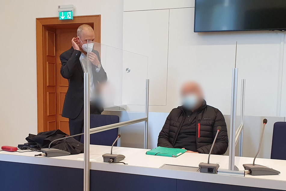 Der Angeklagte (45) schwieg am Mittwoch vor Gericht.
