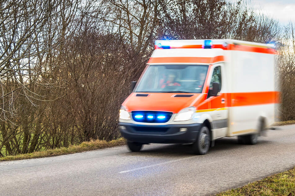 Bei dem schweren Unfall waren mehrere Rettungswagen im Einsatz. (Symbolbild)