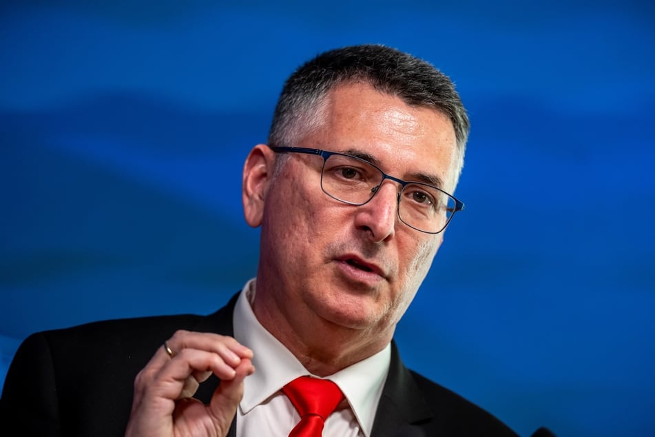 Israels Außenminister Gideon Saar (58) kommt am Mittwoch nach Berlin.