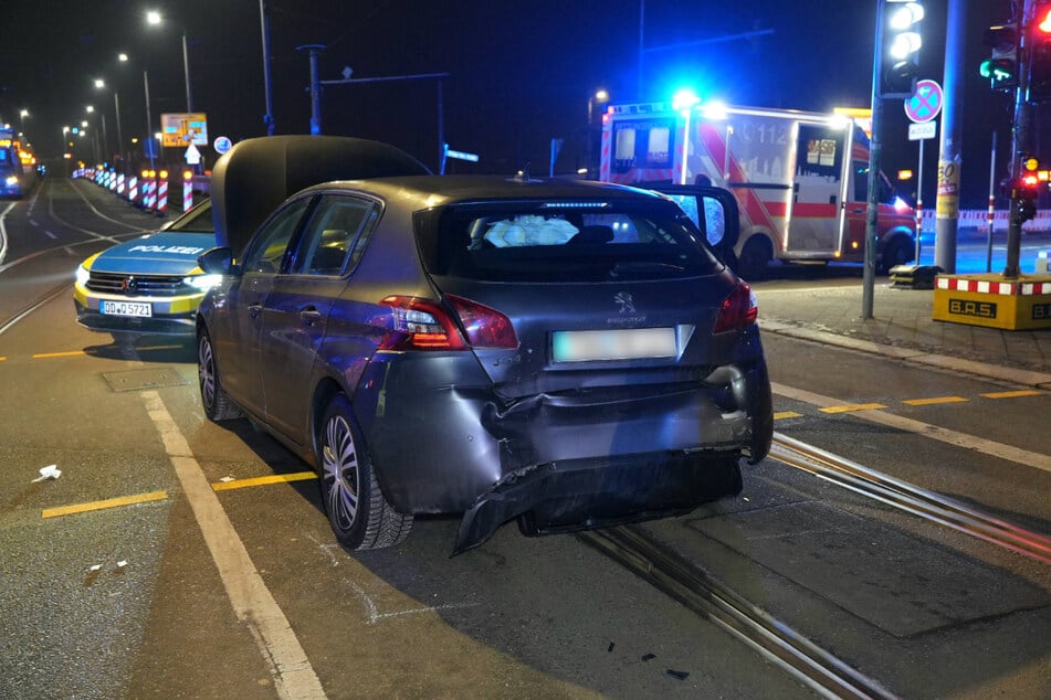 Der Peugeot war nach dem Crash nicht mehr fahrbereit.