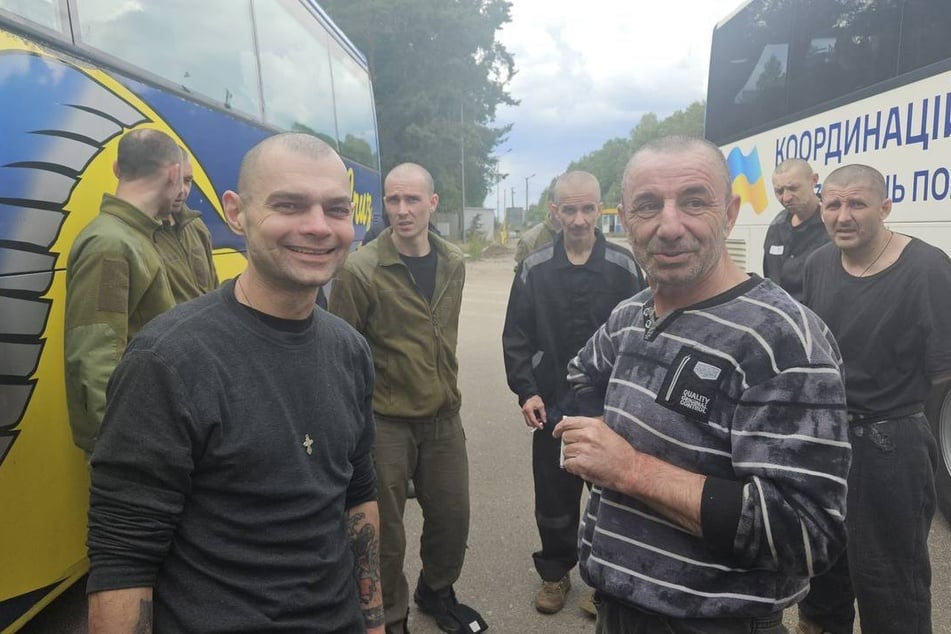 Diese Männer waren in russischer Kriegsgefangenschaft. Nun sind sie frei.