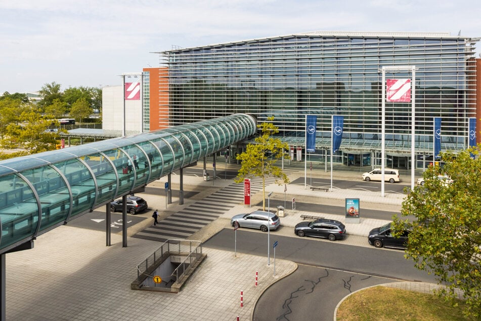 In den Flughafen in Klotzsche kehrt am Wochenende wieder Leben ein.