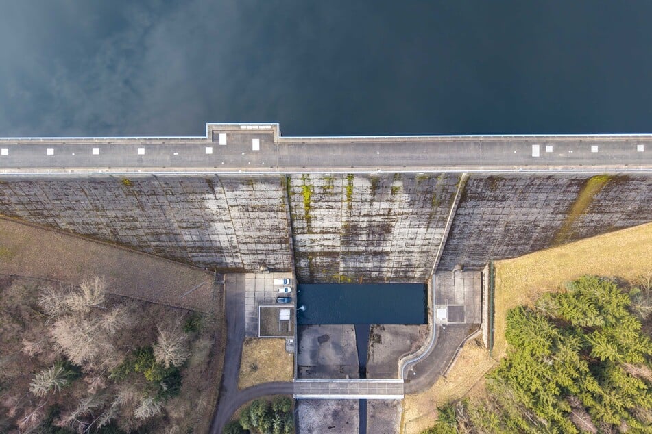 Zum Tag der offen Tür an der Talsperre Gottleuba machten die Politiker auf das Thema aufmerksam.