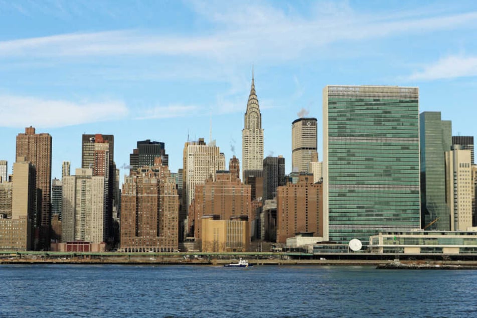 Das UN-Hauptquartier (r.) ist ein berühmter Bestandteil der Skyline von Manhattan.