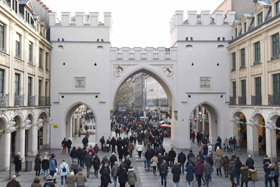 Vom Karlsplatz/Stachus aus führt München große Einkaufsstraße in die Innenstadt. (Archivbild)