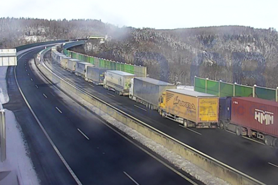 Rund 20 Kilometer Stau gibt es an der A17 von Usti nad Labem in Richtung Dresden.