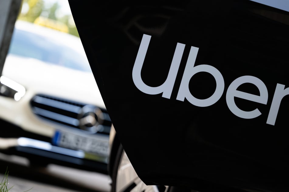 Köln: Stadt Köln will Mindestpreis für Uber & Co. einführen - Unternehmen reagieren mit Demo