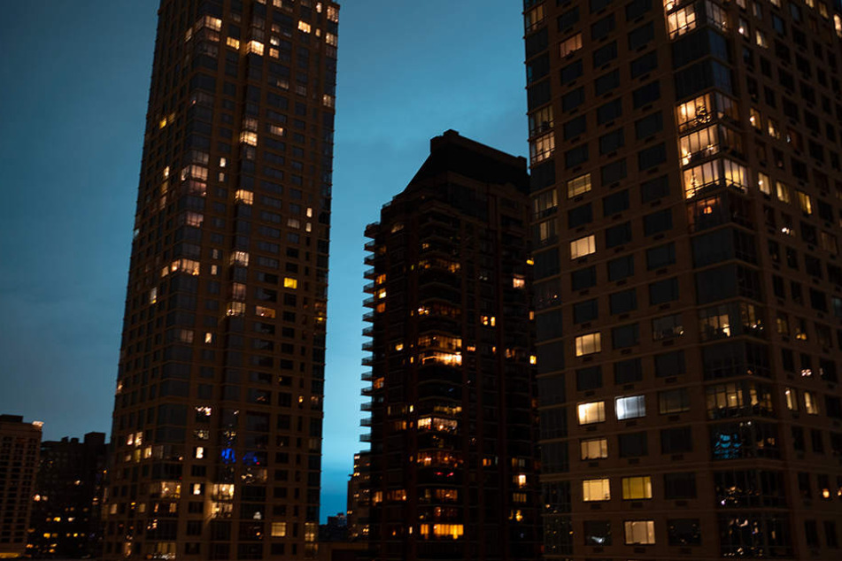 Die Lichtblitze über der Stadt waren auch von der Upper West Side Manhattans zu sehen.