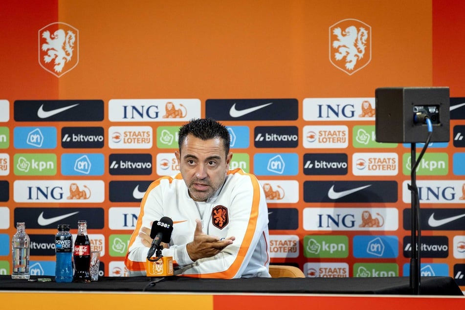 Ob sich Vincent Vermeij den ersten Auftritt seiner Holländer unter Trainer Xavi (46) anschaut?