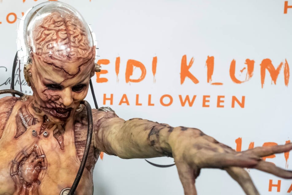 Im Schaufenster eines Einkaufszentrums in Manhattan verwandelte sich Heidi Klum.