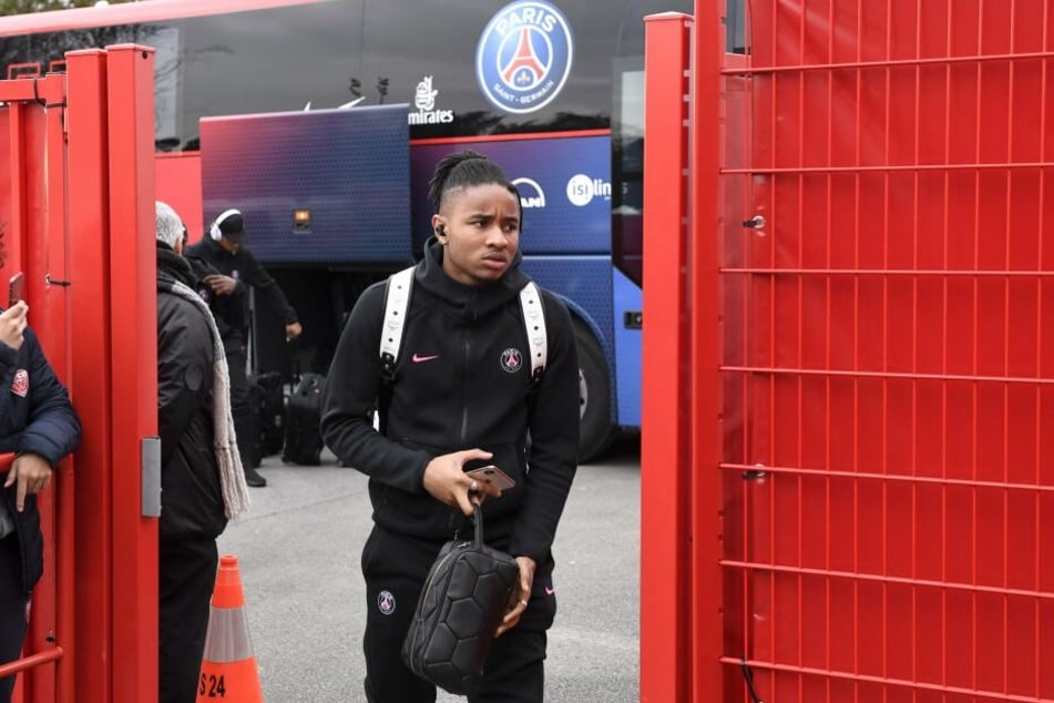 Christopher Nkunku (21) hat sich einem Bericht zufolge am Montag von seinen Teamkollegen von Paris Saint-Germain verabschiedet.