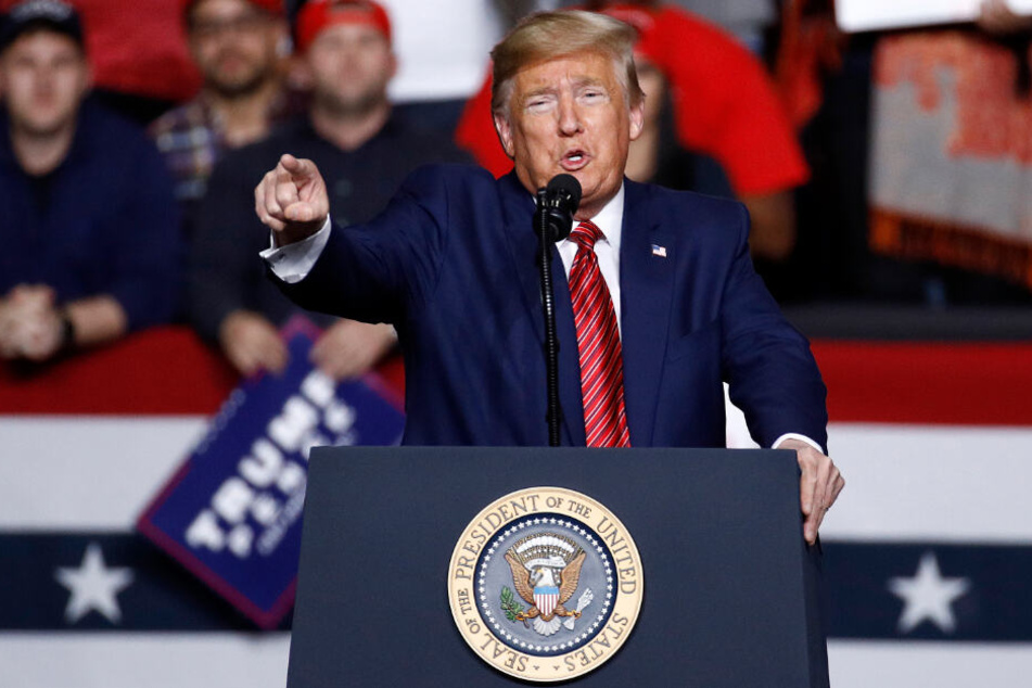 Donald Trump: Für ihn sind die Demokraten schuld am Coronavirus